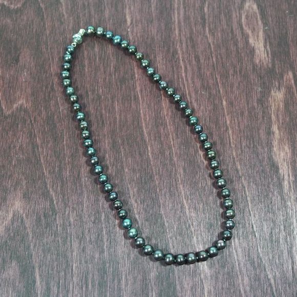 Jewelry - Pearl Necklace